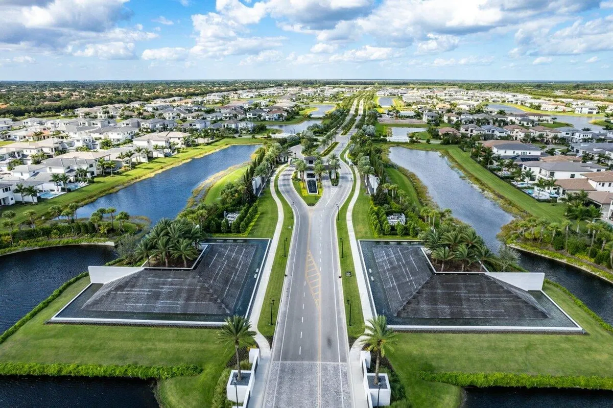 Boca Bridges Residence photo 91
