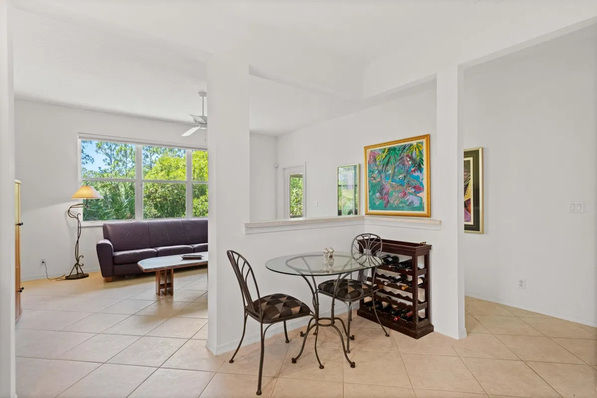 Residence photo 25