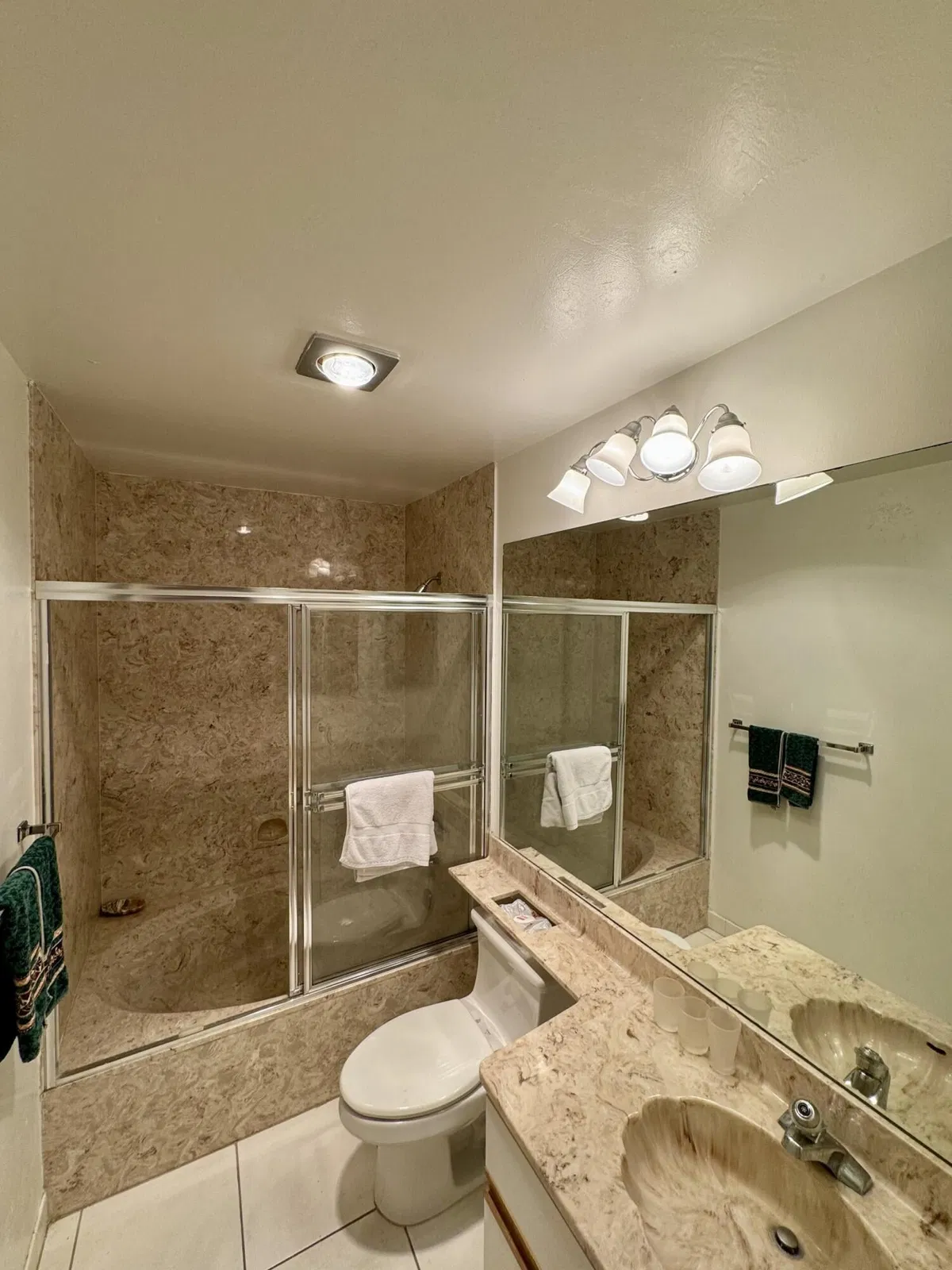 Unit 221 photo 19