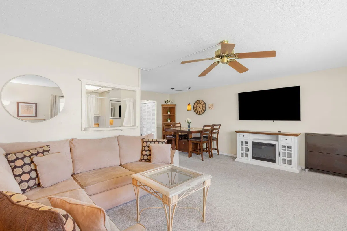 Unit 203 photo 13