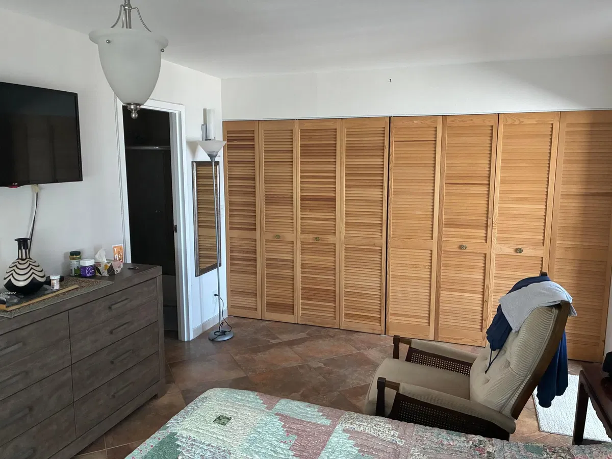 Unit 283 photo 4