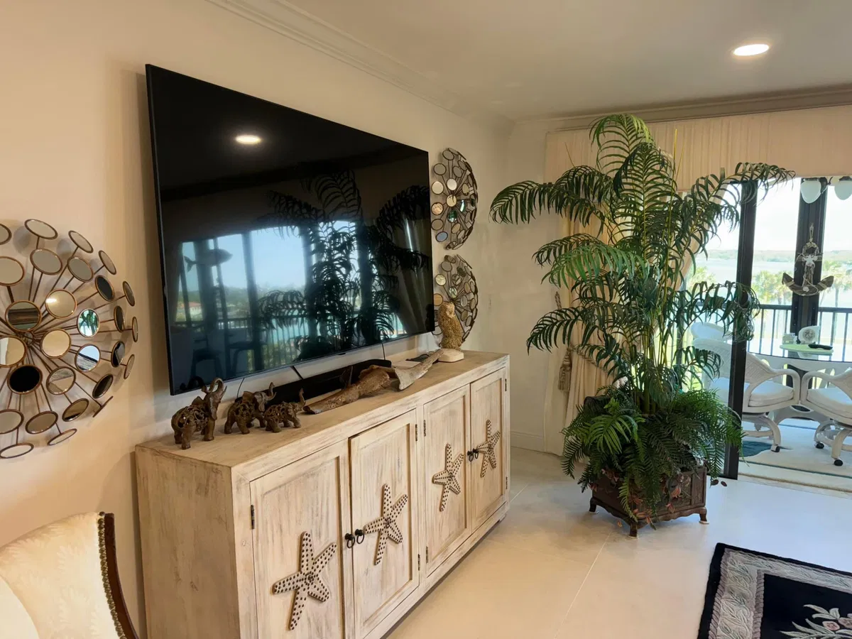 Unit 404 photo 10