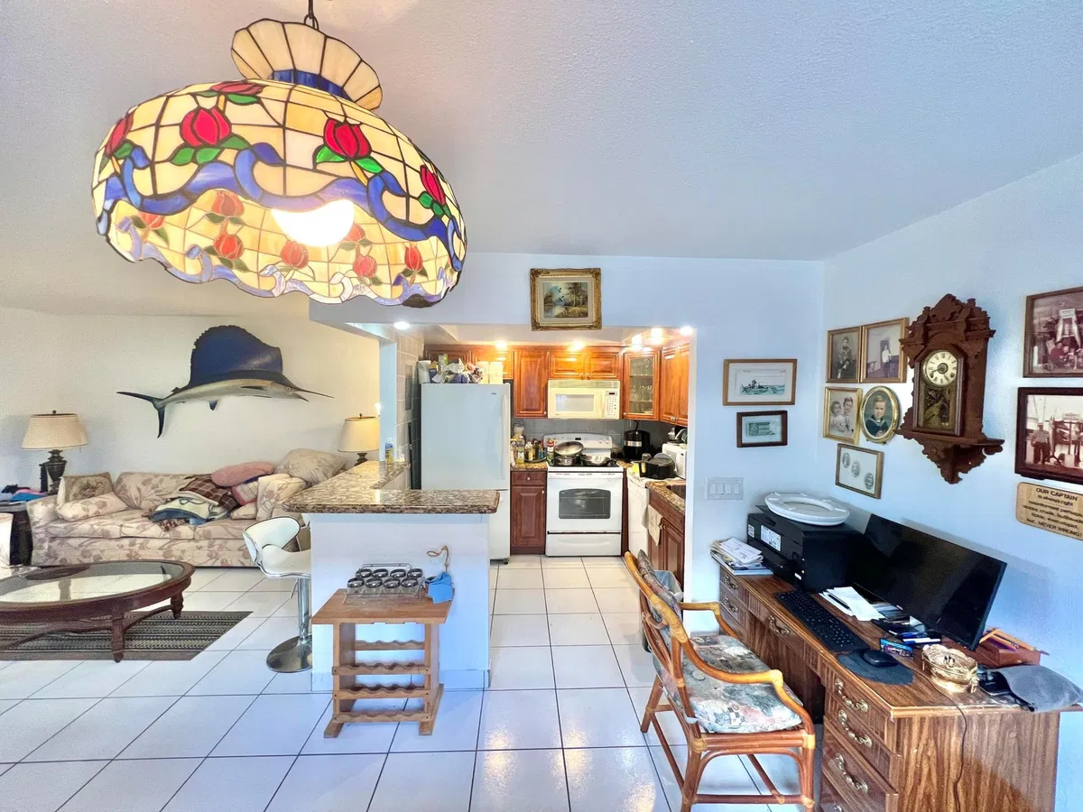 Unit 259 photo 7