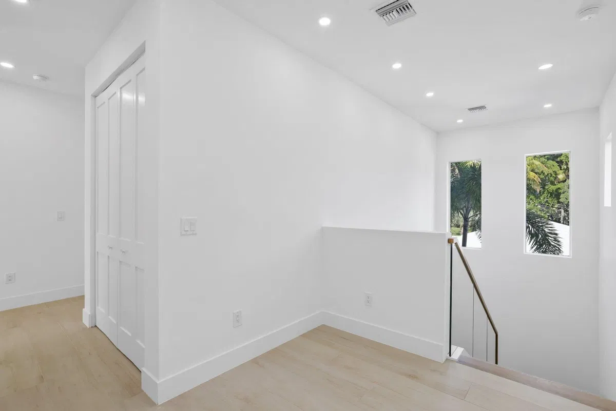 Palm Beach Shores Residence photo 28