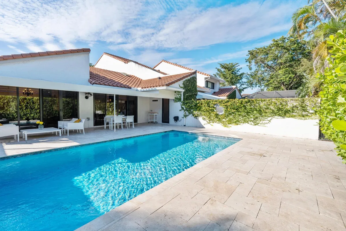Windsor Way Residence photo 28
