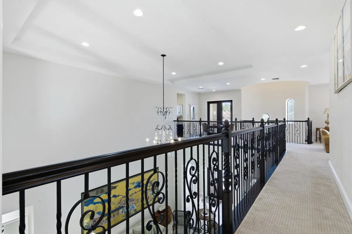 Residence photo 49