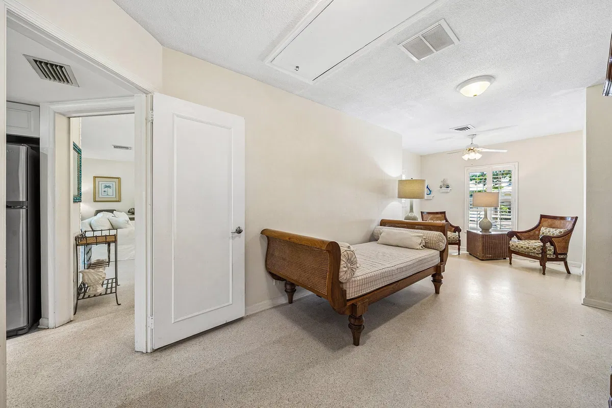 Residence photo 22