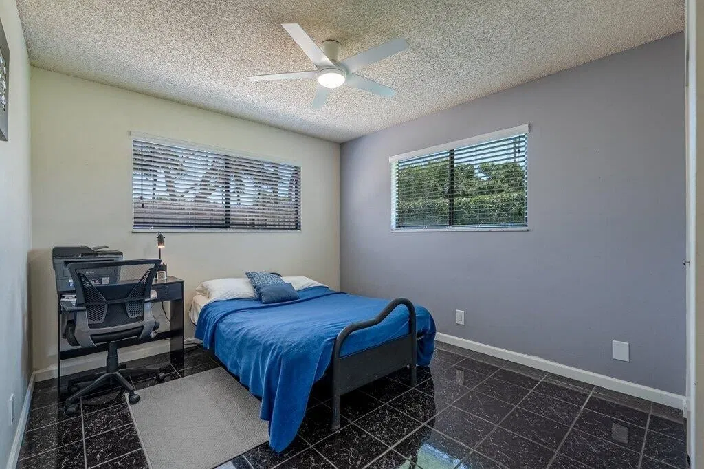 Residence photo 34