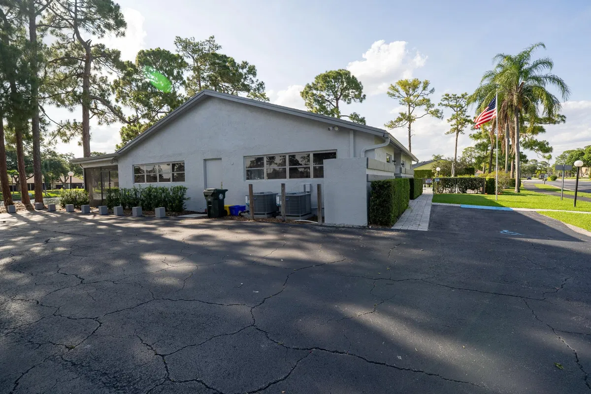 Residence photo 43