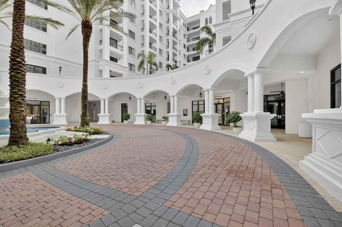 233 S Federal Boca Unit 321 photo 22