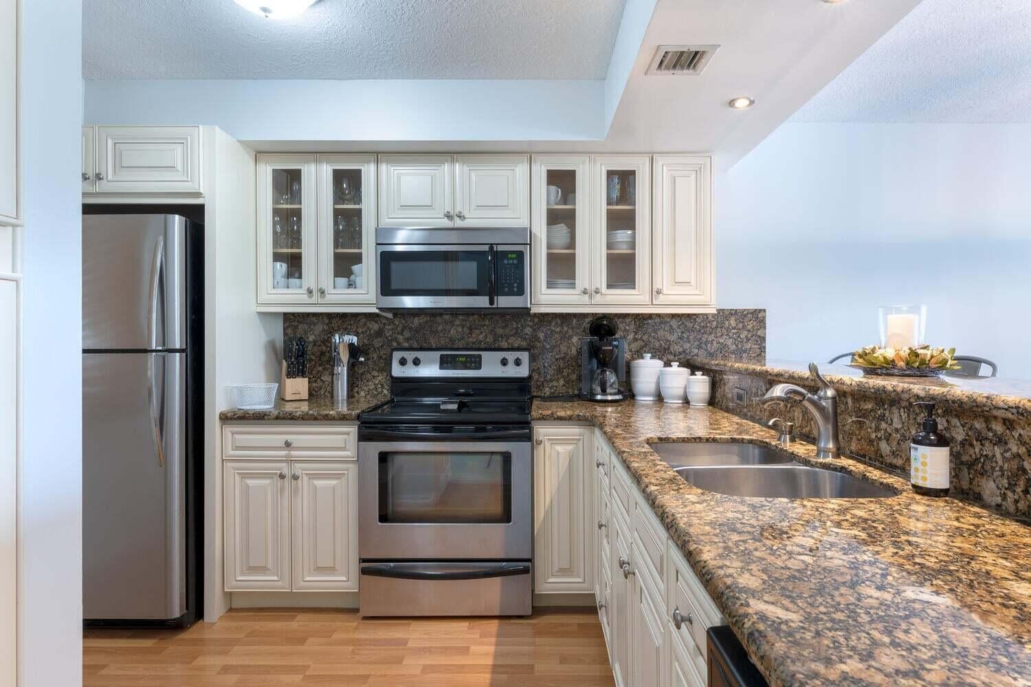 Unit 305 photo 13