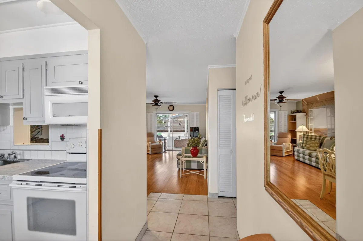 Unit 204 photo 7