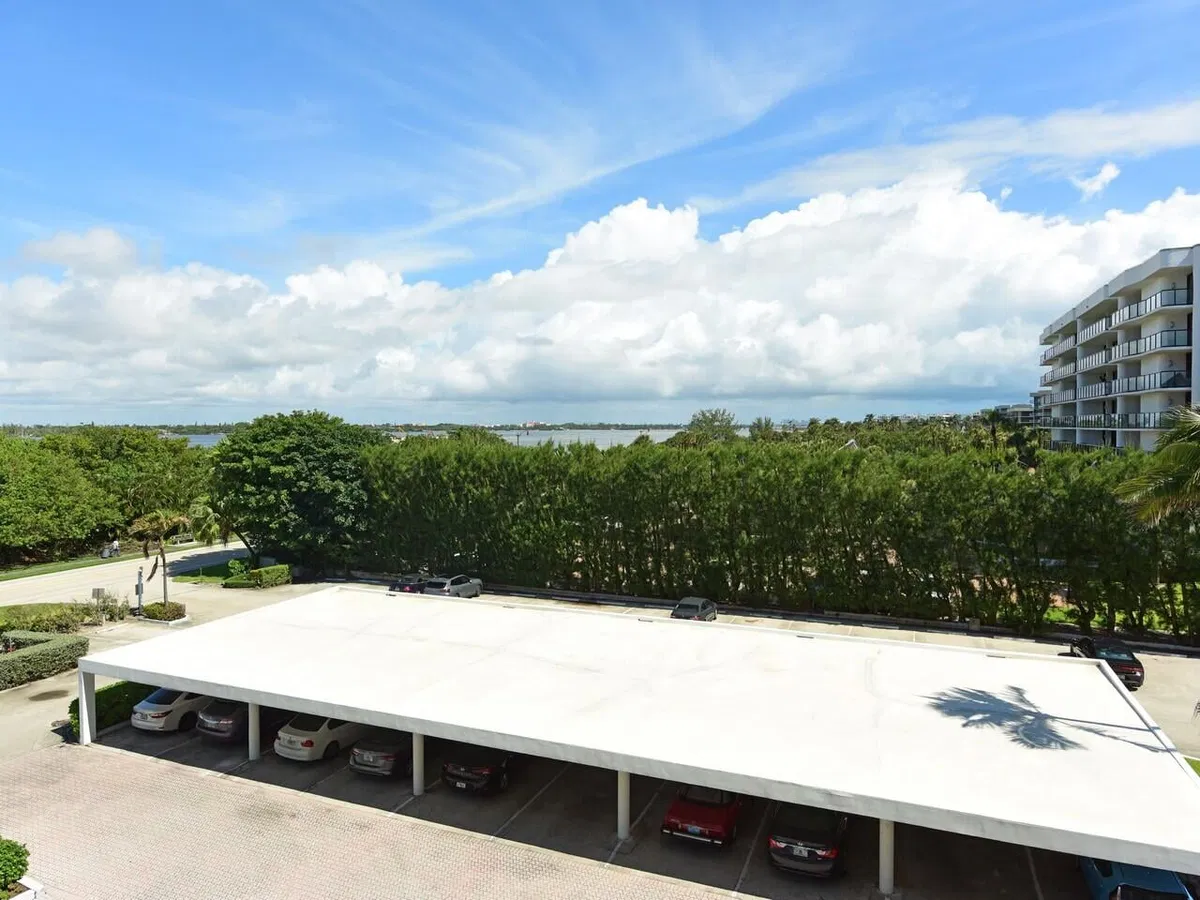 The Patrician of Palm Beach Unit 324 photo 10