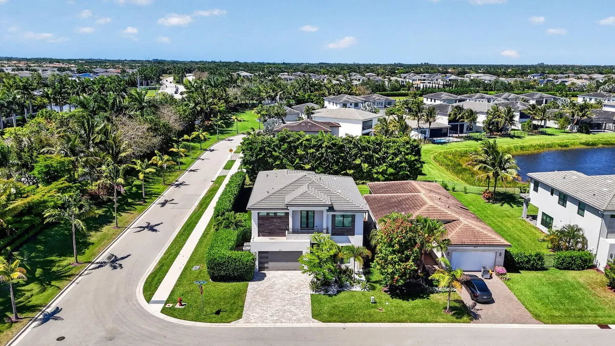 Boca Bridges Residence photo 40