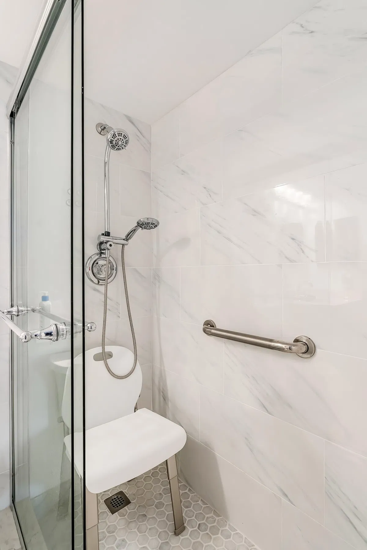 Unit 1012 photo 16