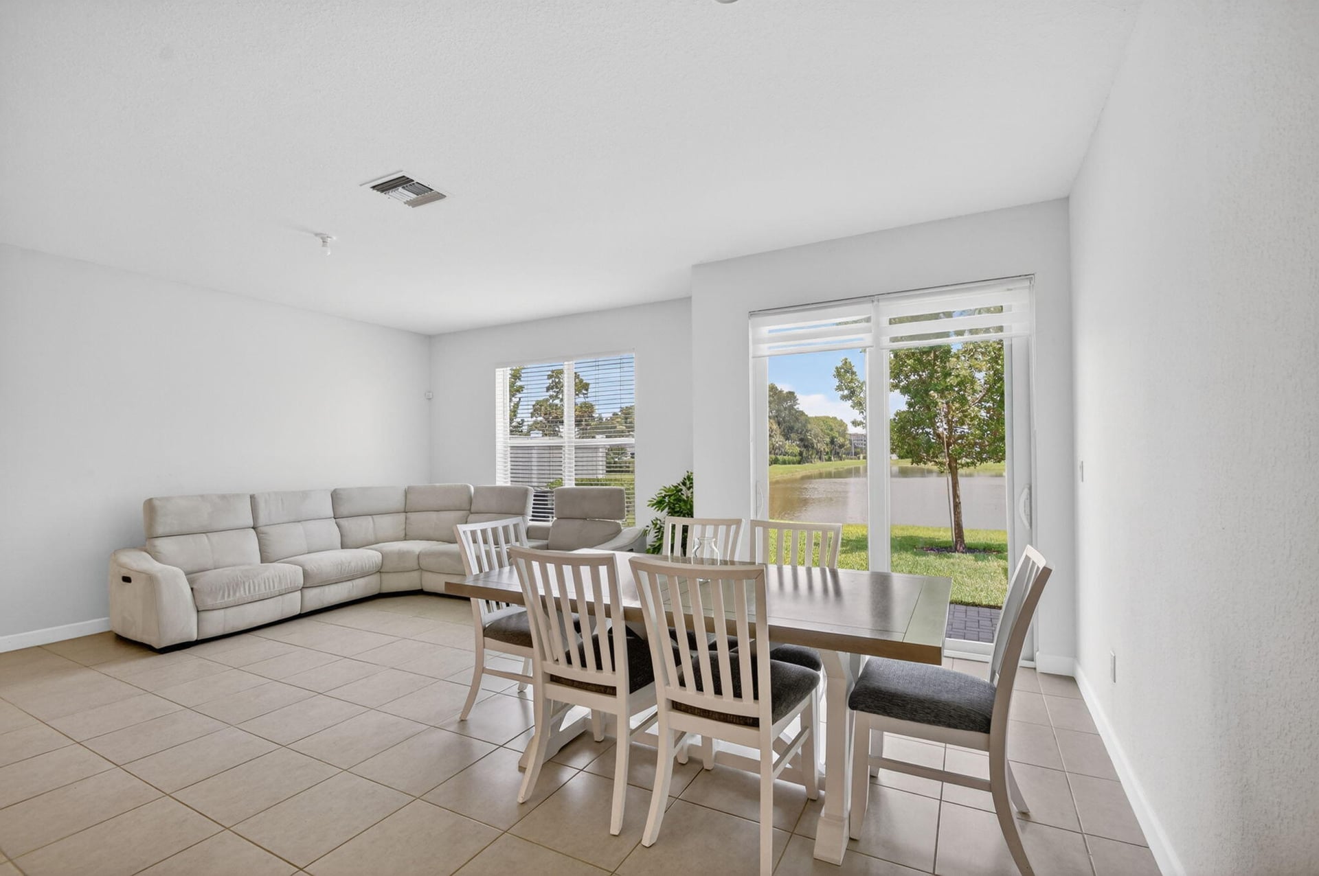 Residence photo 16