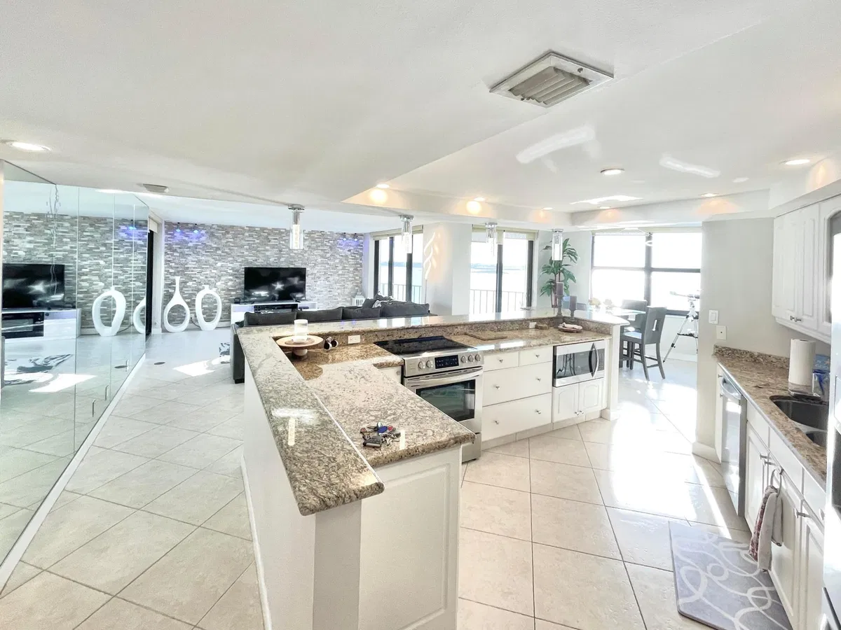 Harbour Point Singer Island Unit 906 photo 4
