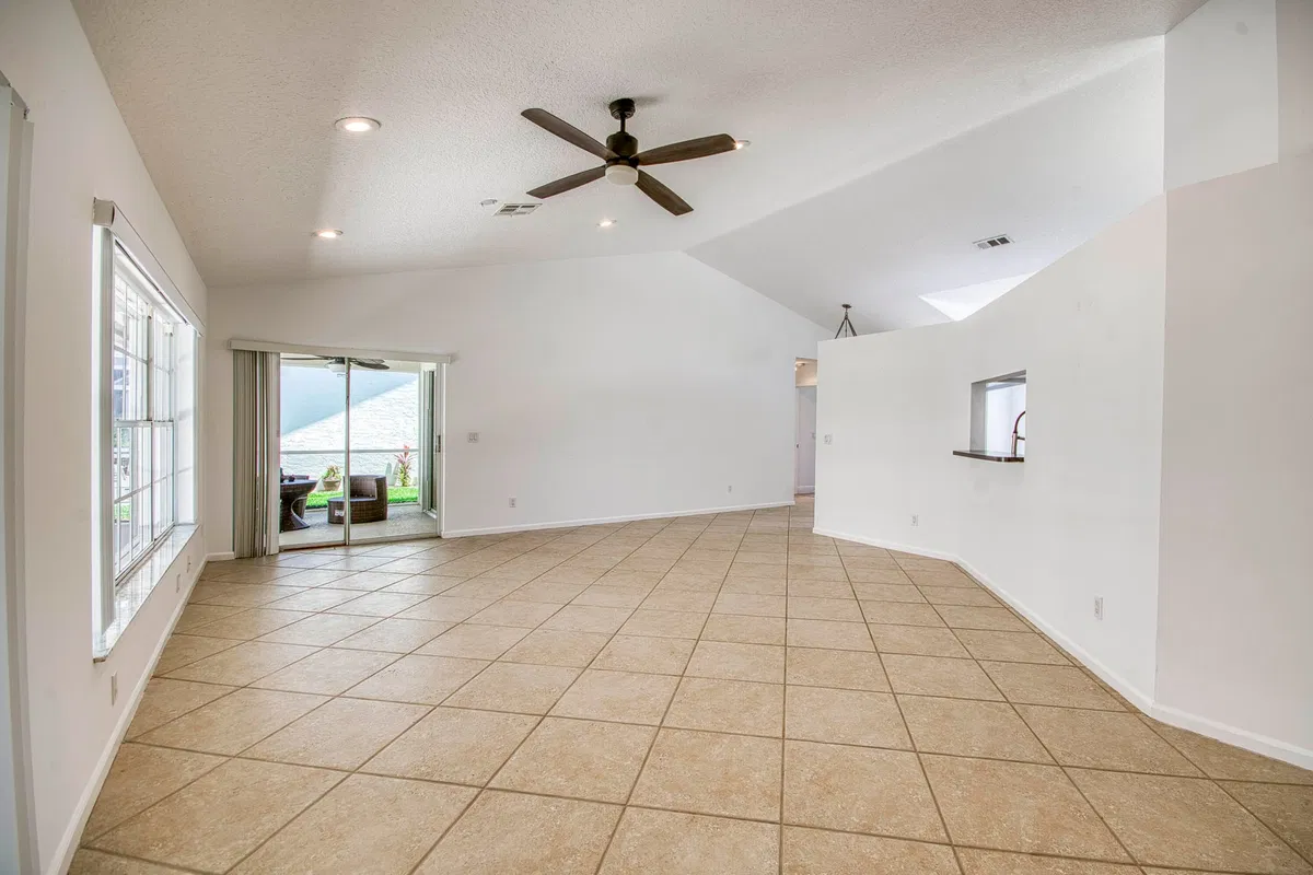 Residence photo 37