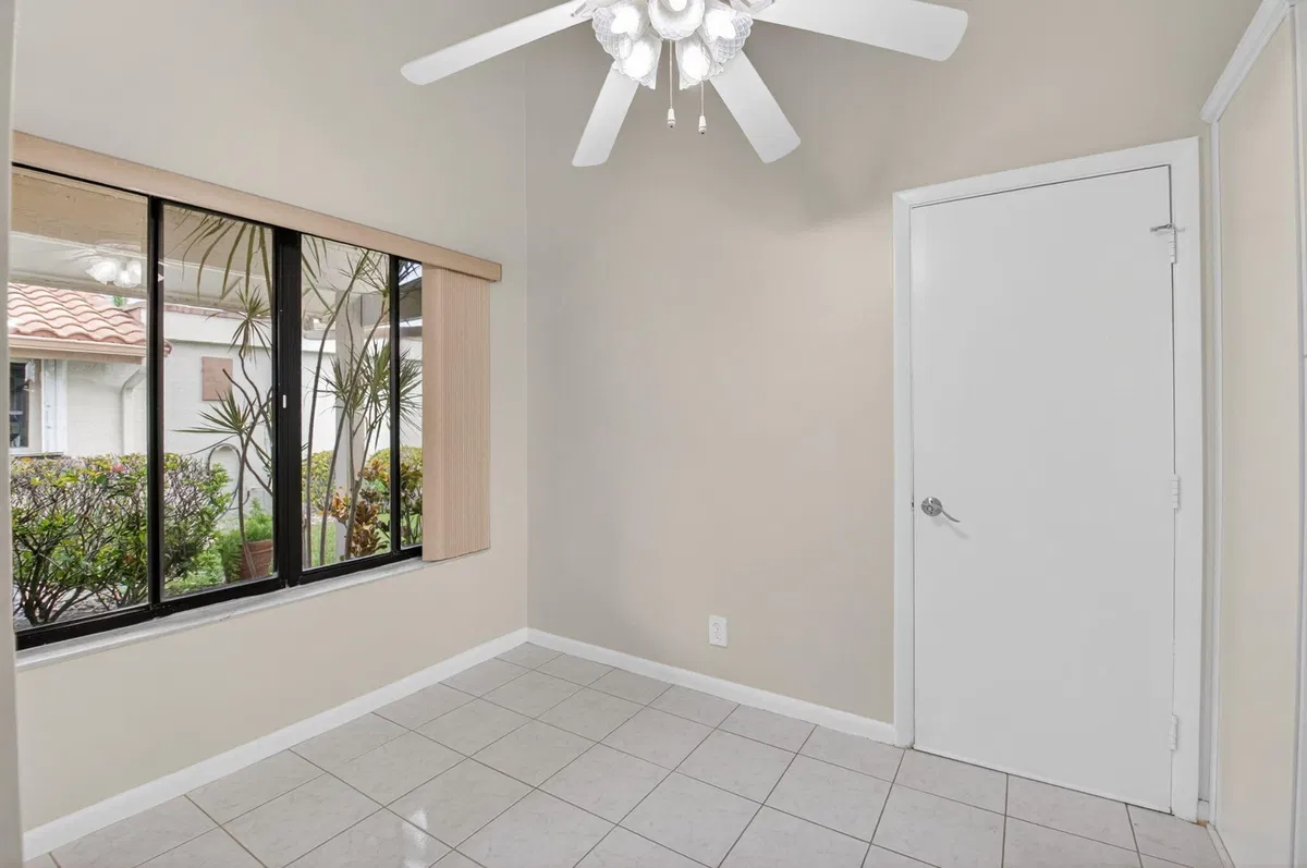 Residence photo 19