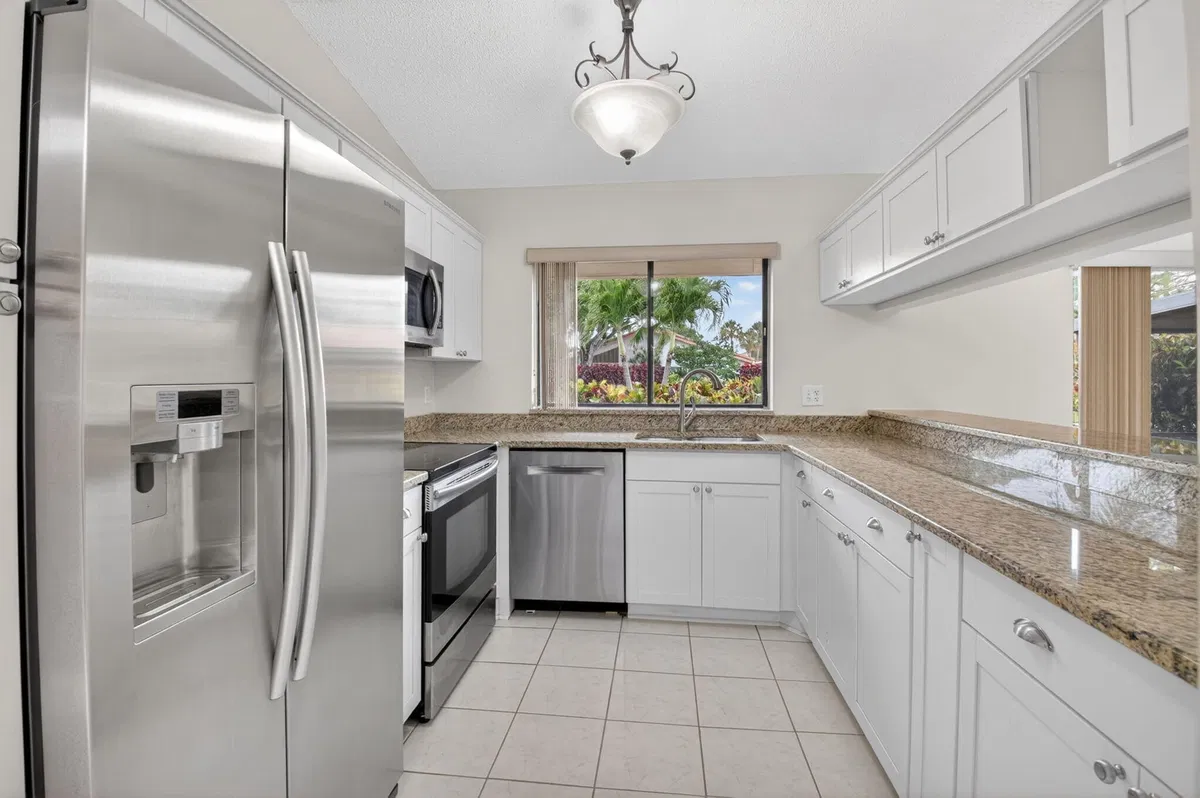 Residence photo 22