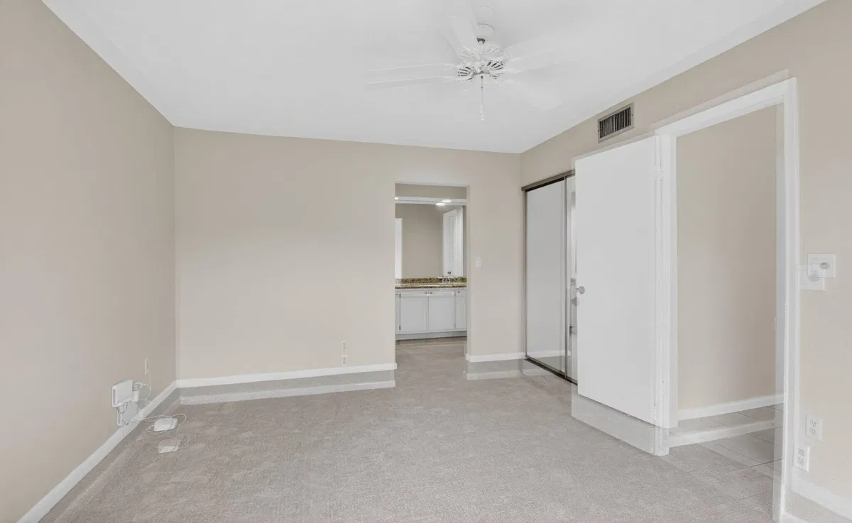 Residence photo 31