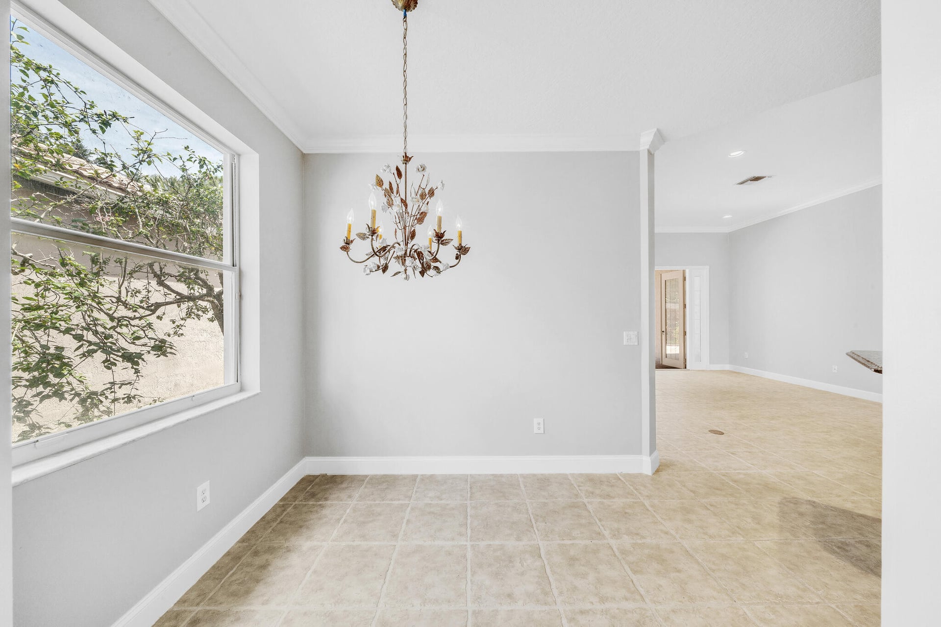 Residence photo 16