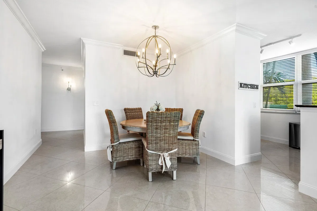 Boynton Beach Club Unit 202 photo 4