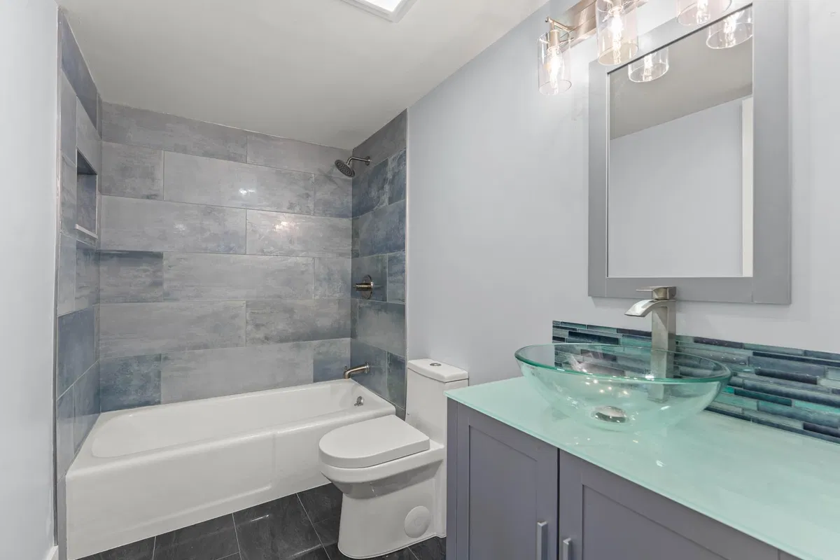 Unit B2 photo 28