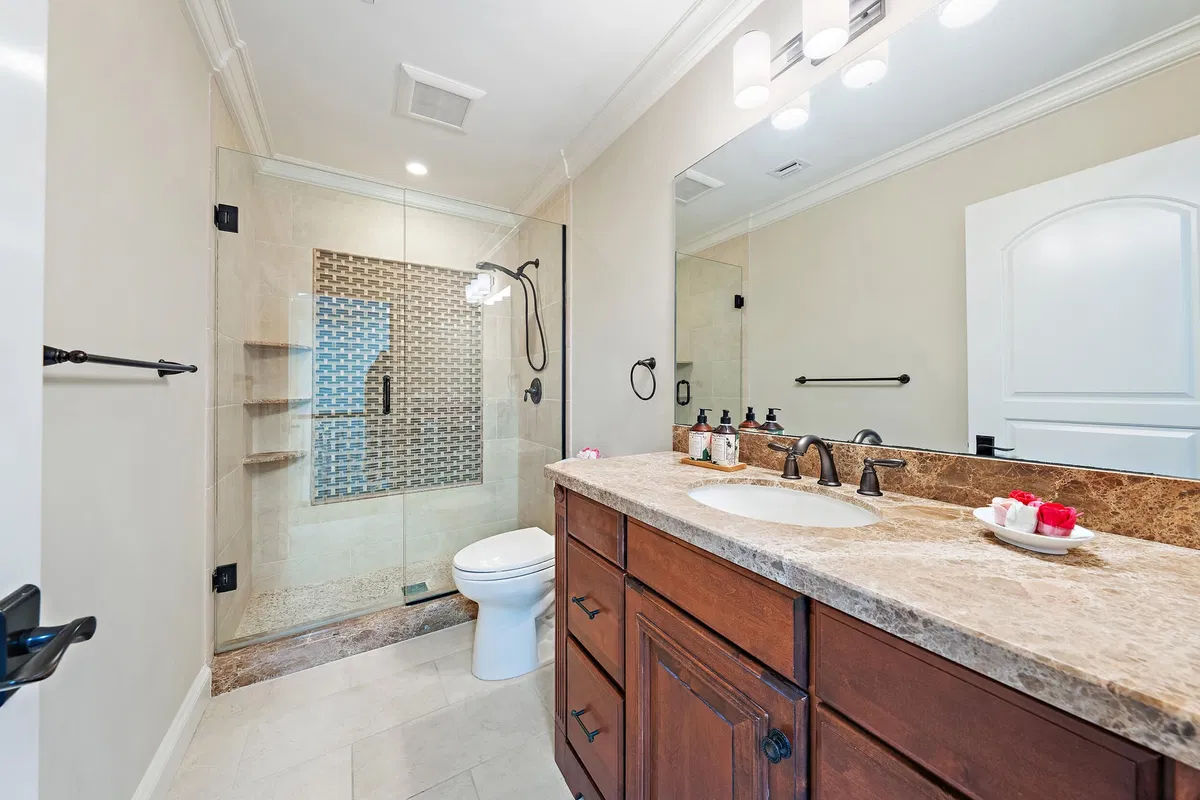 Residence photo 25