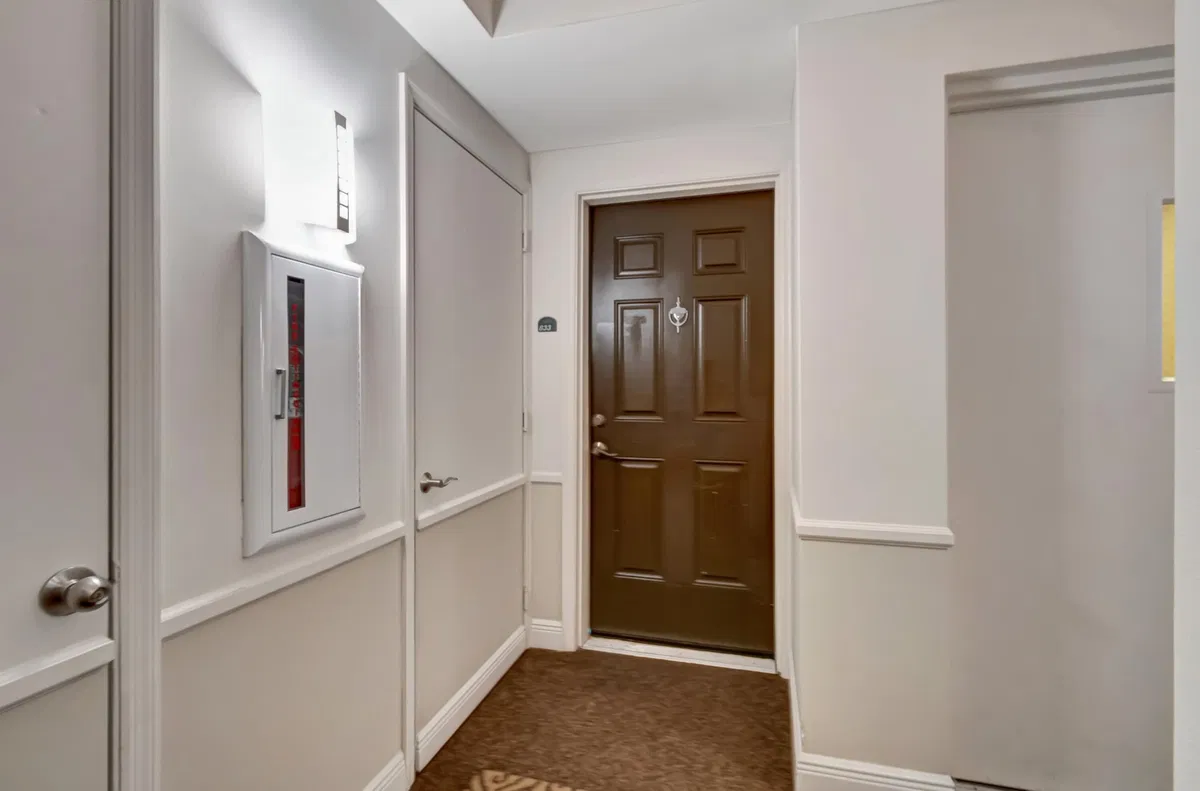 610 Clematis Unit 833 photo 7