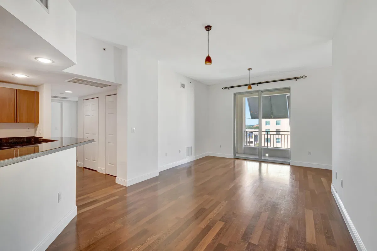 610 Clematis Unit 833 photo 16