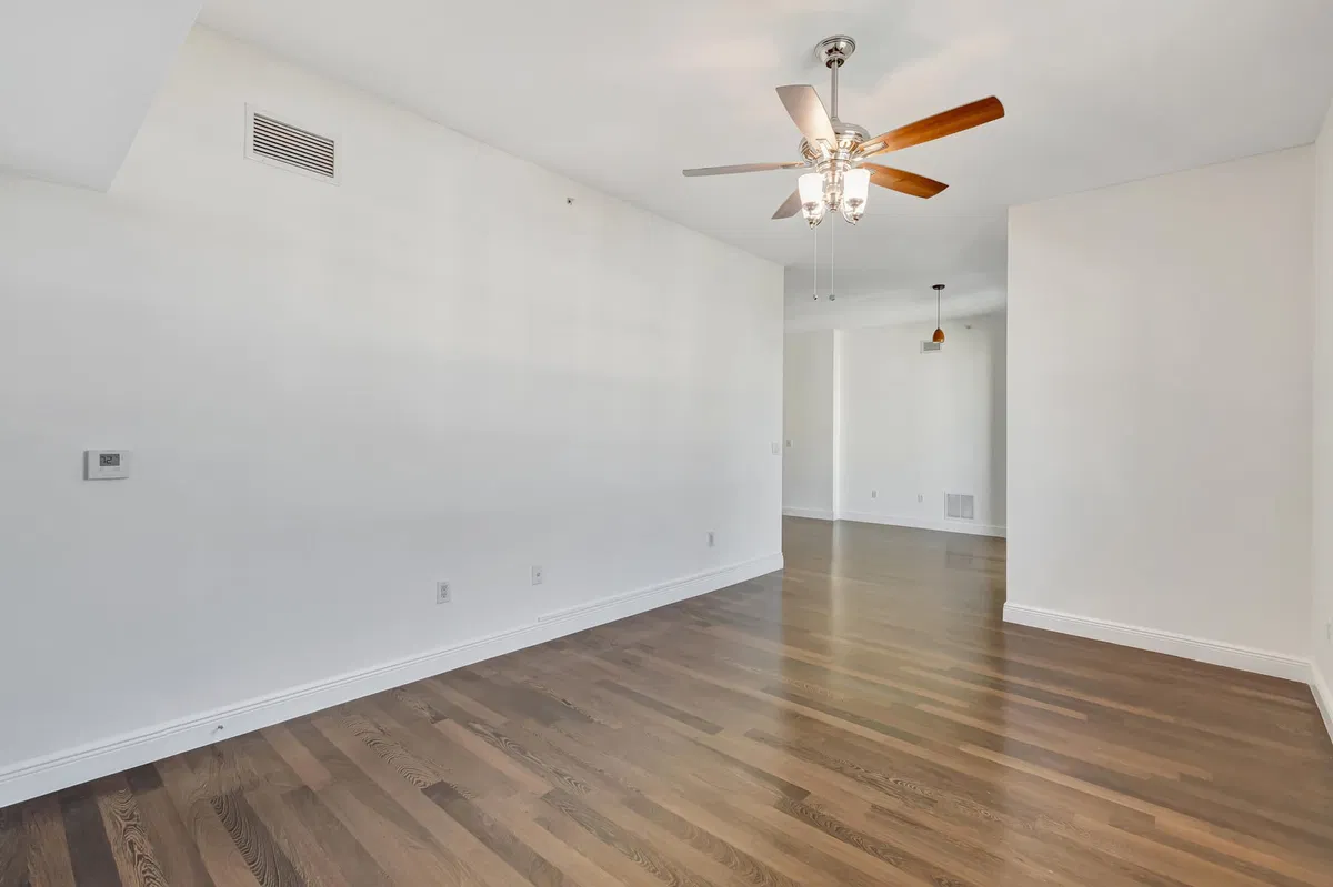 610 Clematis Unit 833 photo 31