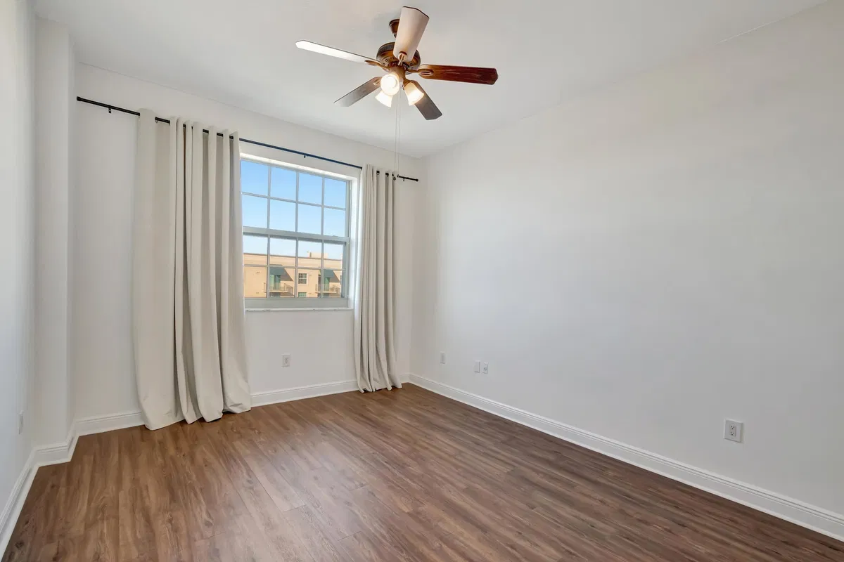 610 Clematis Unit 833 photo 46