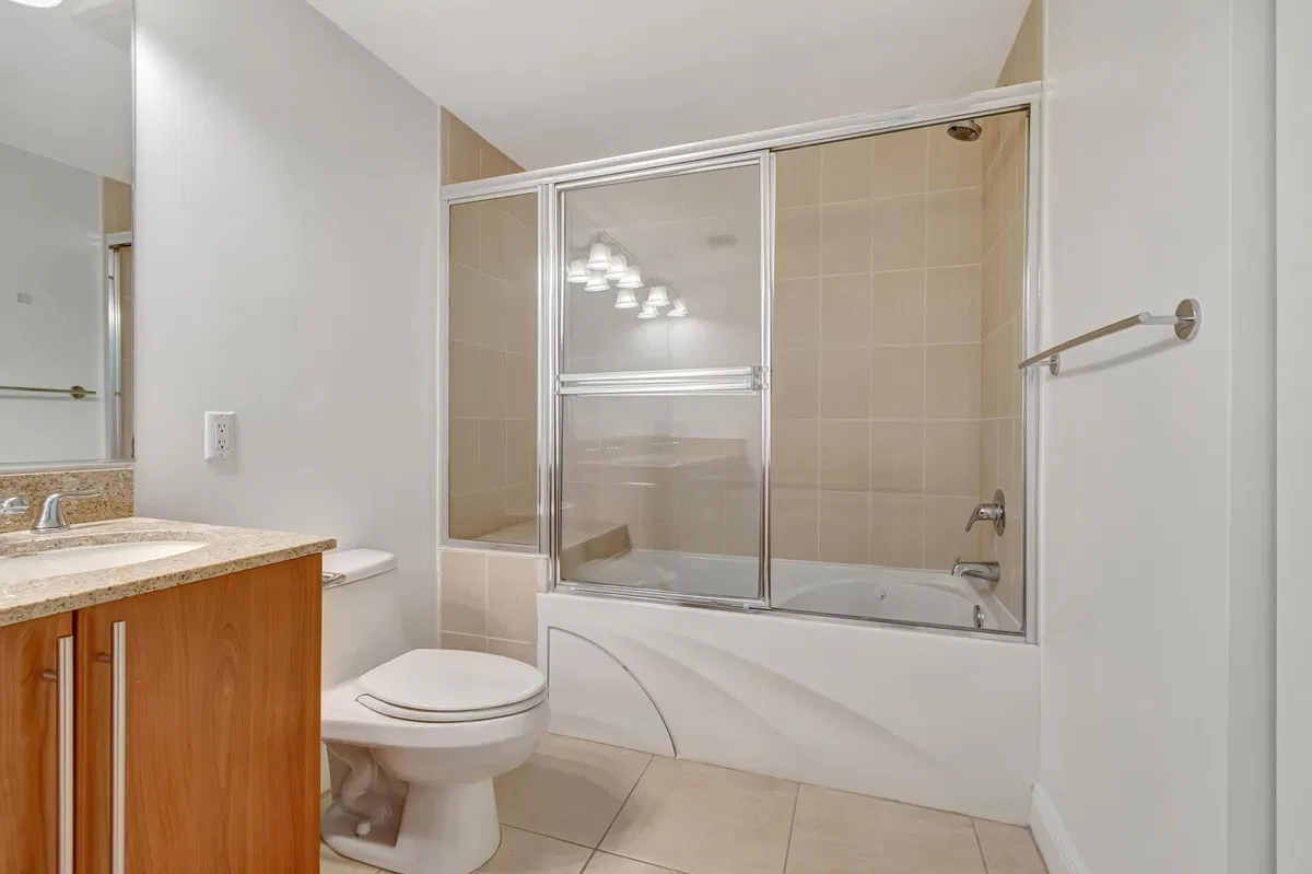 610 Clematis Unit 833 photo 49