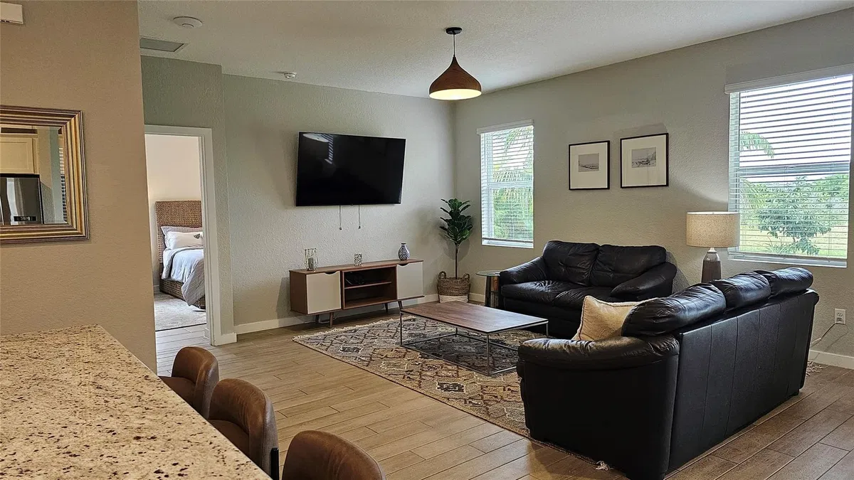 Residence photo 4