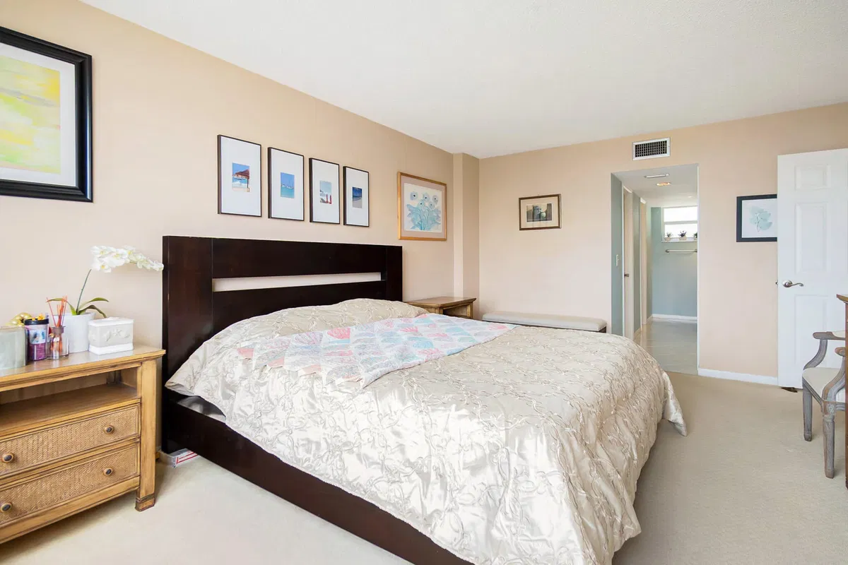 Unit 610 photo 13