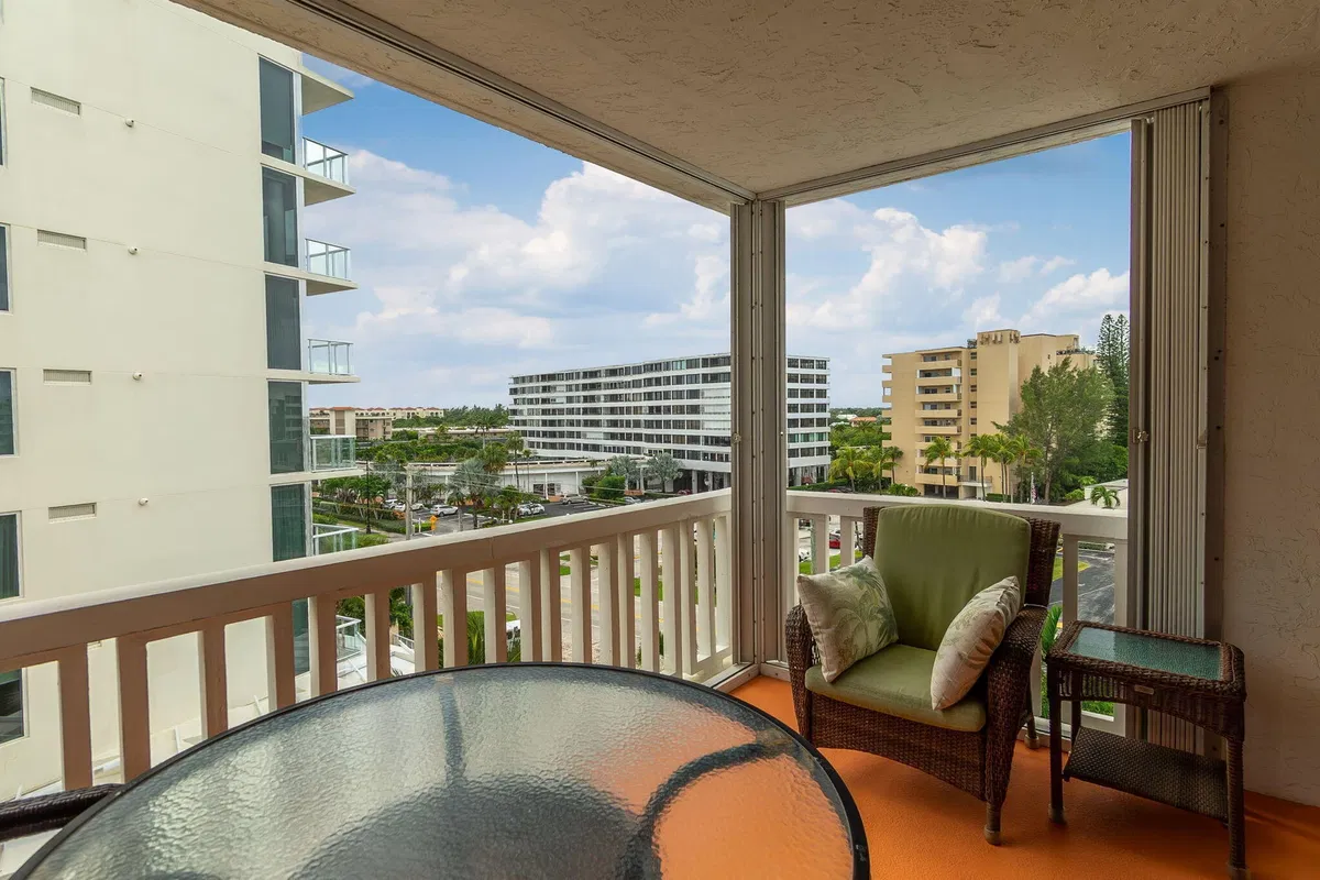 Unit 610 photo 25