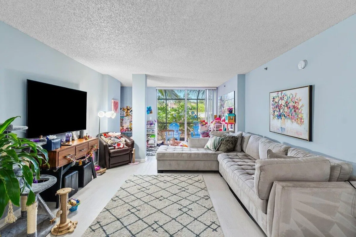  Unit 104 photo 10