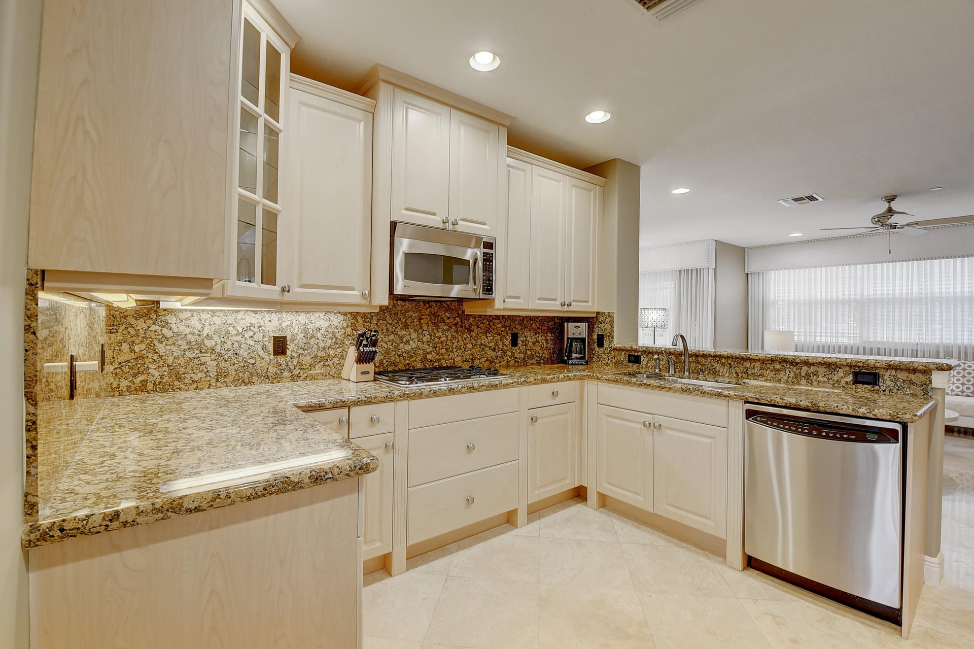 Residence photo 13