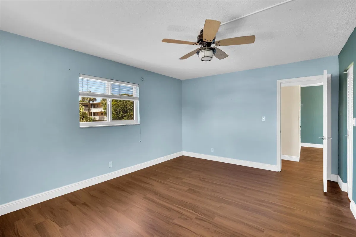 Unit 212 photo 31