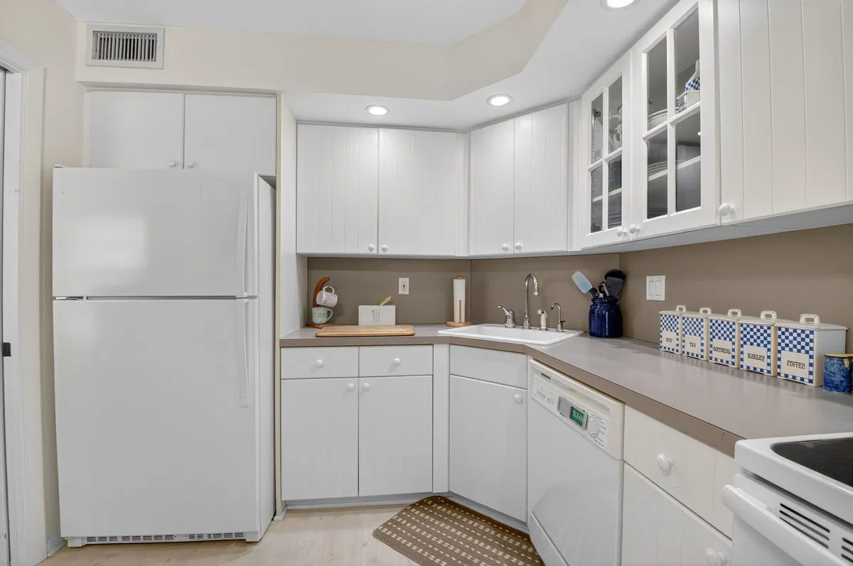 Unit 4205 photo 22