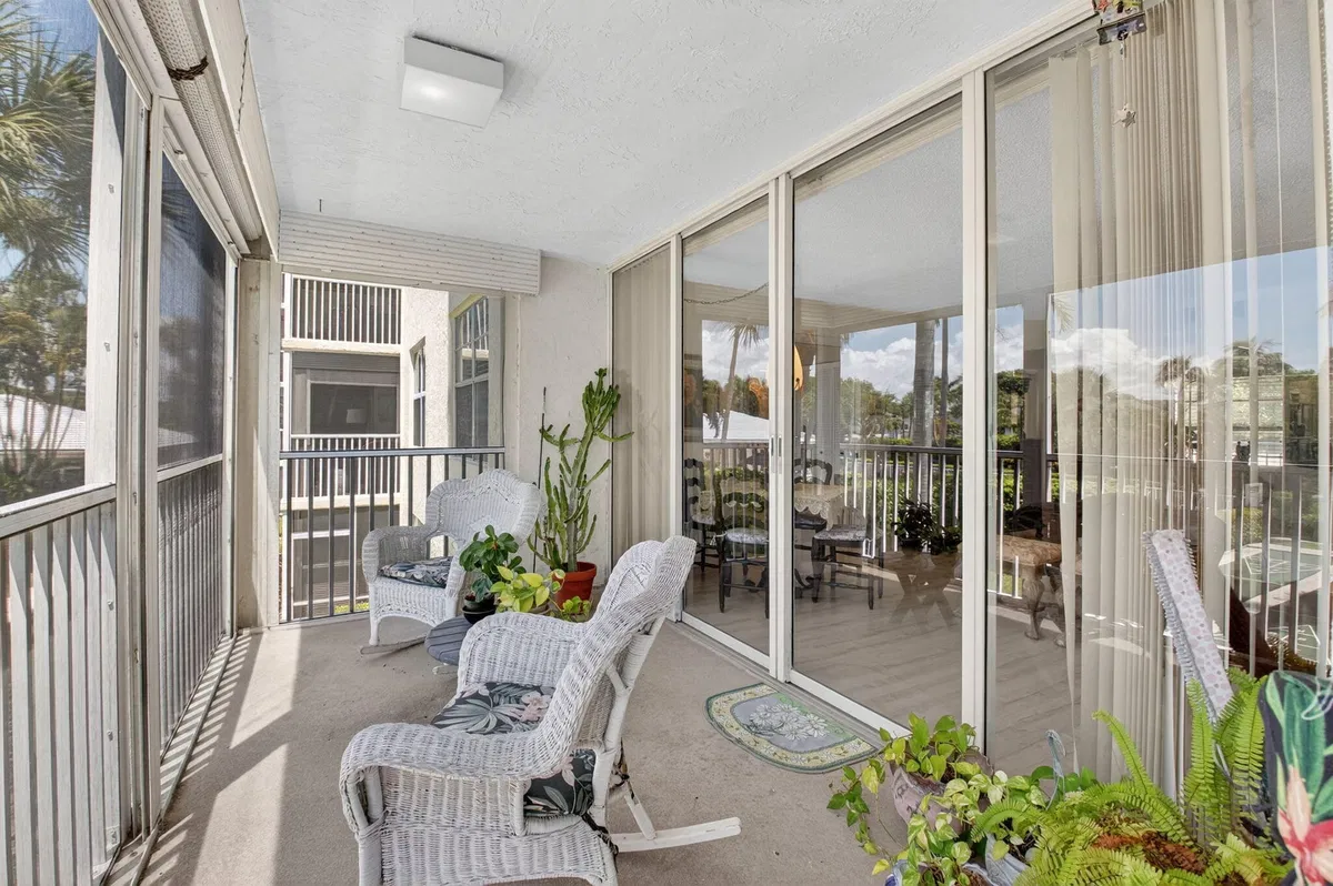 Unit 4205 photo 40