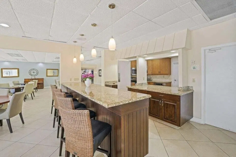 Unit 4205 photo 82