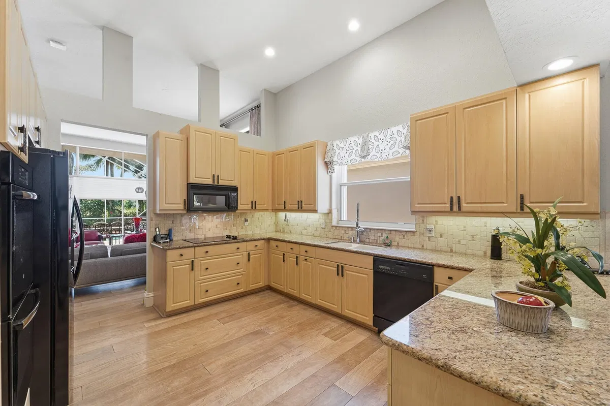 Residence photo 19