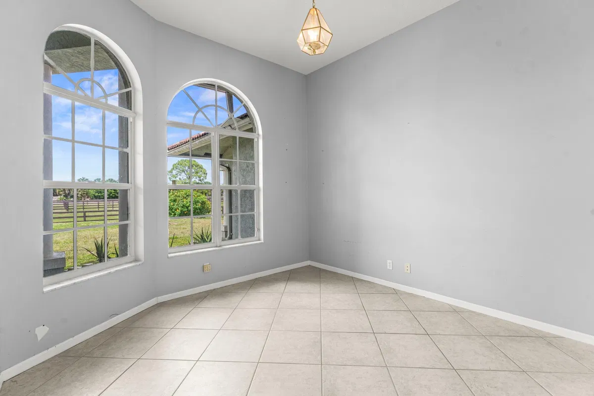 Residence photo 4