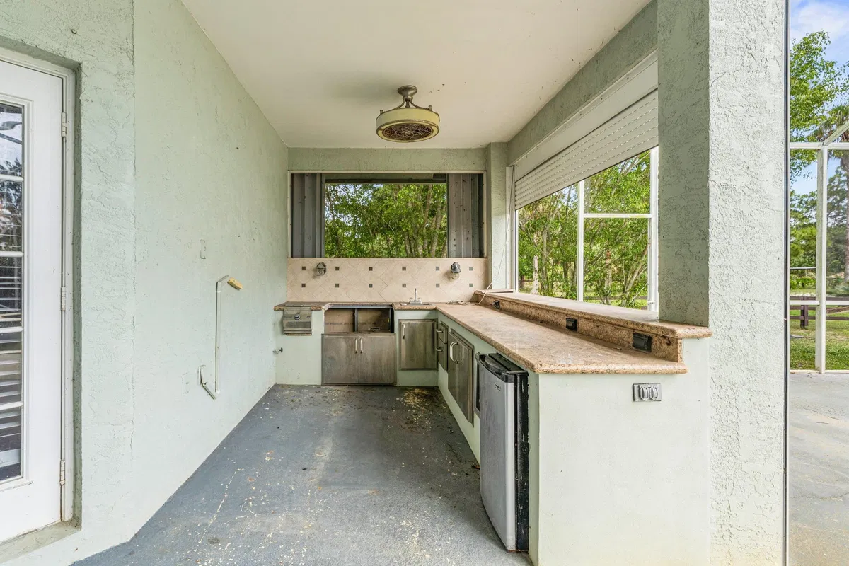 Residence photo 25
