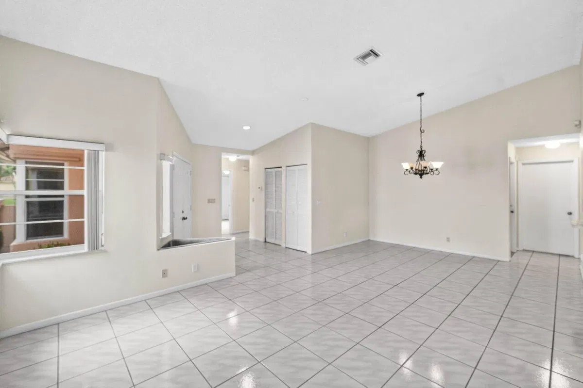 Residence photo 4