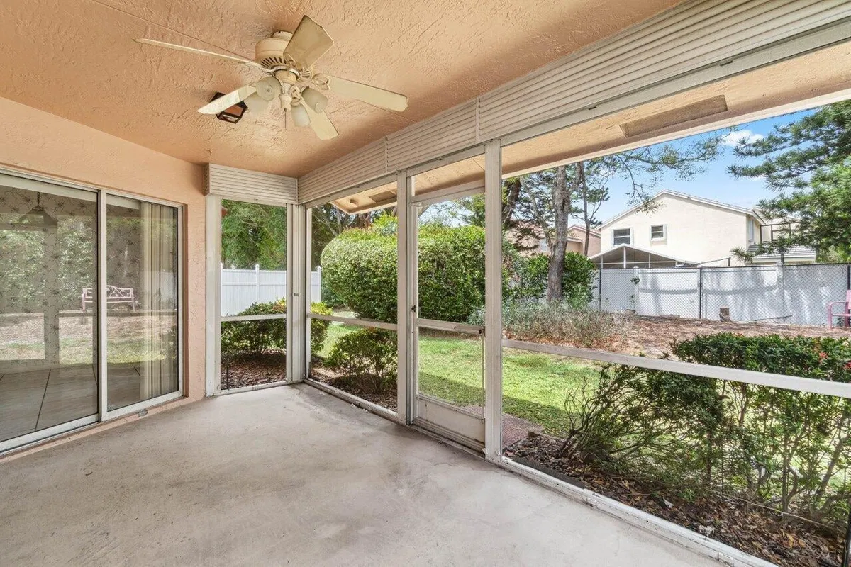 Residence photo 22
