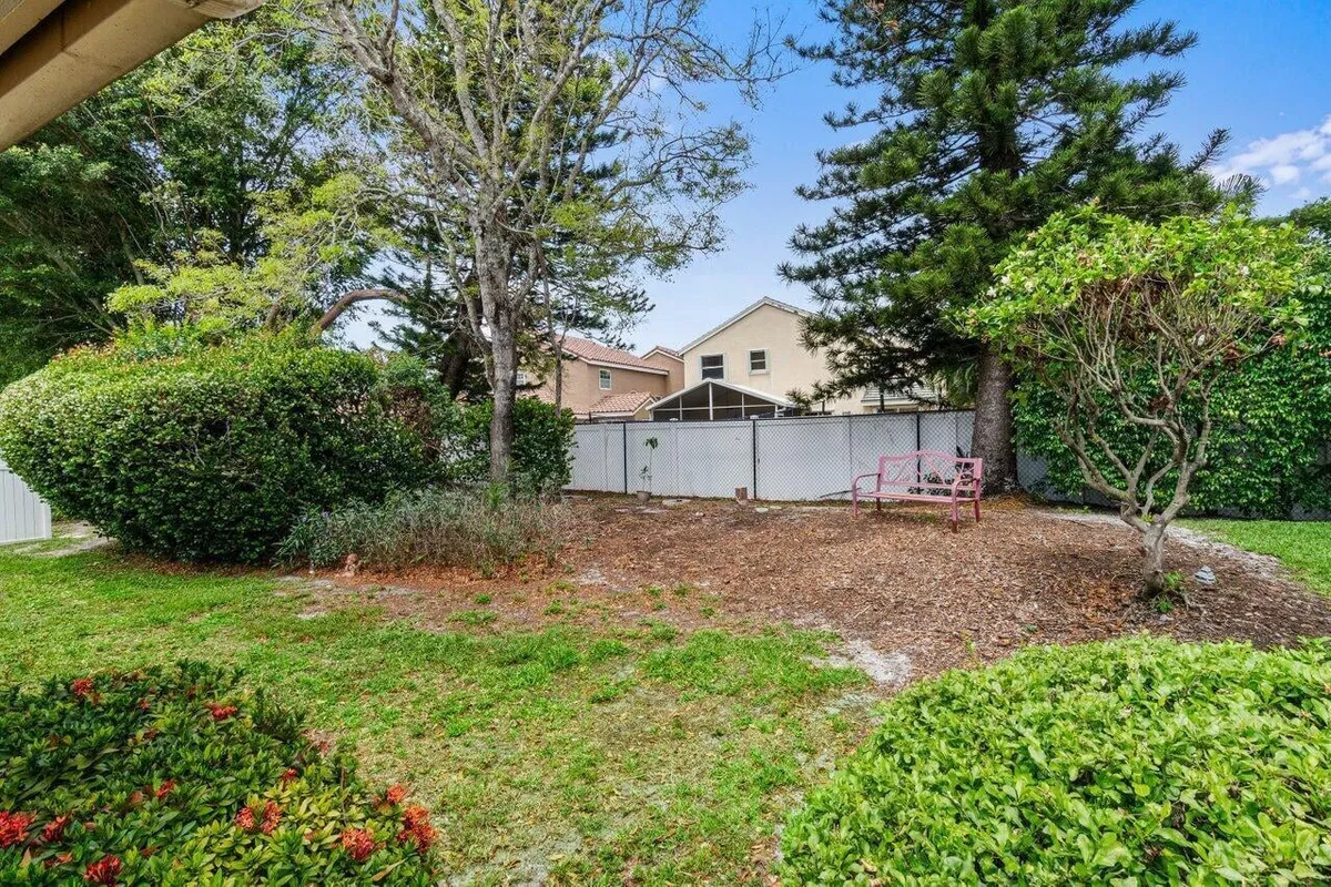 Residence photo 25
