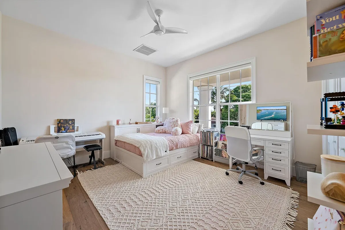Residence photo 46